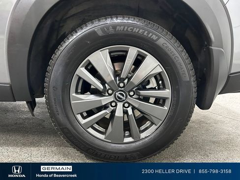 Used 2022 Nissan Pathfinder SV AWD/4WD image 14
