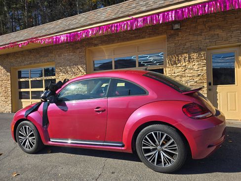 Used 2017 Volkswagen Beetle #PinkBeetle image 38