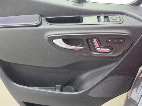 Used 2024 Mercedes-Benz Sprinter 2500 image 7