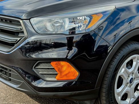 Used 2019 Ford Escape S image 17