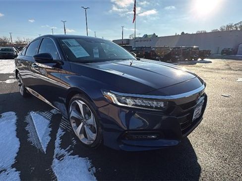 Used 2018 Honda Accord Touring image 7