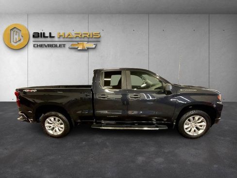 Used 2022 Chevrolet Silverado 1500 Custom image 10