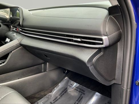 Certified 2023 Hyundai Elantra Limited FWD image 25