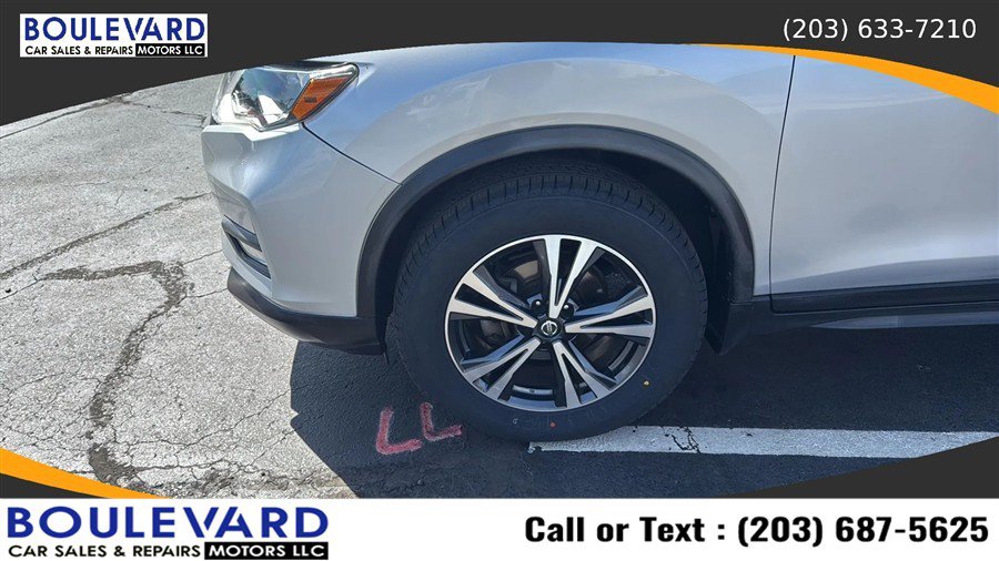 Used 2020 Nissan Rogue SV w/ Sun & Sound Touring Package AWD/4WD image 9