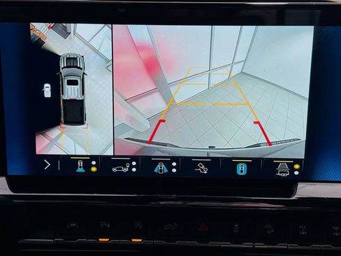 Used 2023 Chevrolet Silverado 1500 ZR2 w/ Technology Package image 13