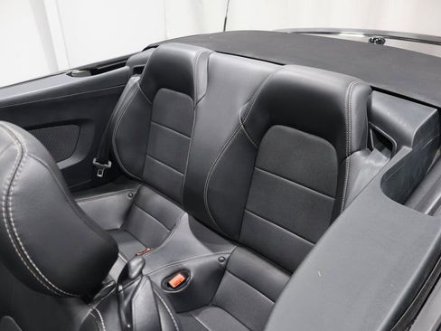 Used 2020 Ford Mustang Premium image 21