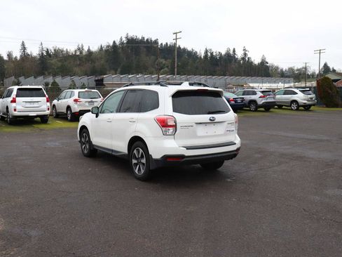 Used 2017 Subaru Forester 2.5i Limited image 7