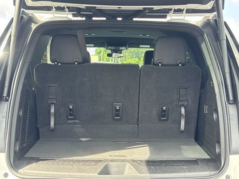 Used 2025 Chevrolet Tahoe LT RWD image 13