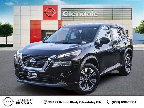 Used 2023 Nissan Rogue SV image 1