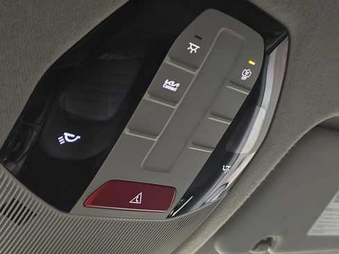 Used 2025 Kia K4 EX image 29
