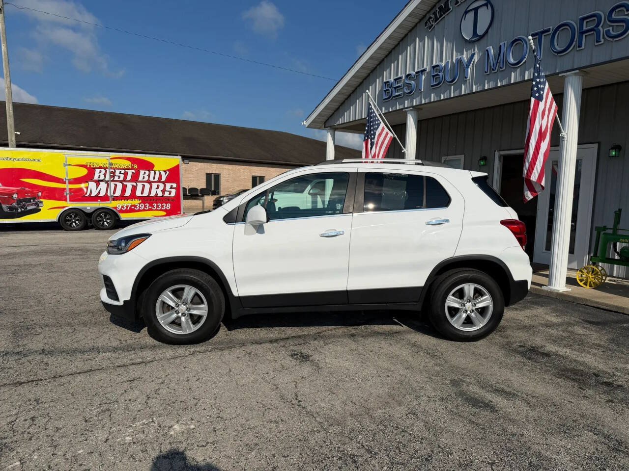 Used 2018 Chevrolet Trax LT w/ LT Convenience Package AWD/4WD image 2