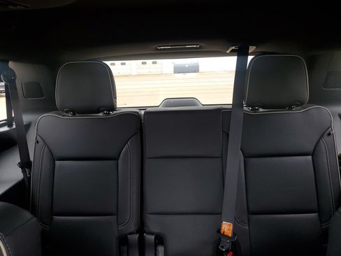 Used 2023 Chevrolet Tahoe Premier AWD/4WD image 14