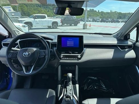 Certified 2023 Toyota Corolla Cross XLE w/ Convenience Package AWD/4WD image 18