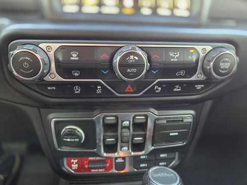 Used 2021 Jeep Gladiator Mojave AWD/4WD image 24