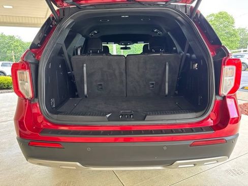 Used 2020 Ford Explorer XLT w/ Equipment Group 202A AWD/4WD image 31