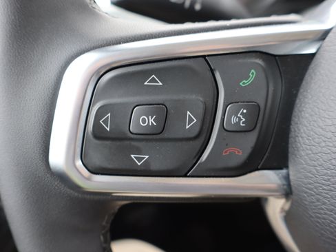 Used 2025 Jeep Wrangler Unlimited Sahara w/ Safety Group AWD/4WD image 15