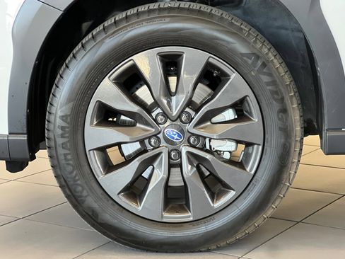 Certified 2025 Subaru Outback Onyx Edition XT AWD/4WD image 24