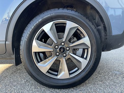 Certified 2025 Ford Escape Platinum AWD/4WD image 25