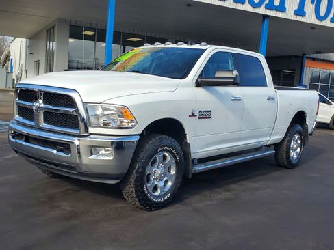 Used 2018 RAM 3500 SLT w/ Luxury Group image 2