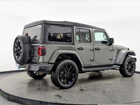 Used 2023 Jeep Wrangler Unlimited Sahara image 8