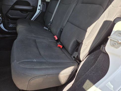 Used 2019 Jeep Wrangler Unlimited Sahara w/ Safety Group AWD/4WD image 22