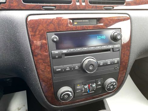 Used 2011 Chevrolet Impala LT image 17
