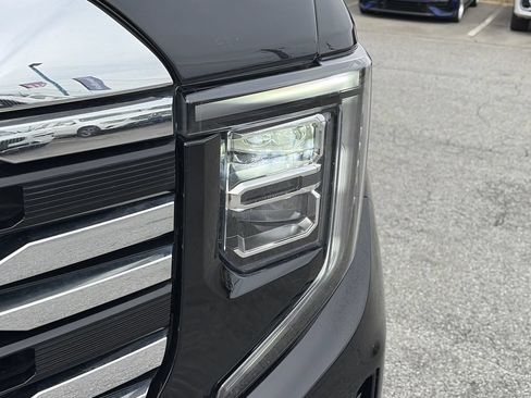 Used 2023 GMC Sierra 1500 SLT w/ SLT Premium Plus Package AWD/4WD image 31