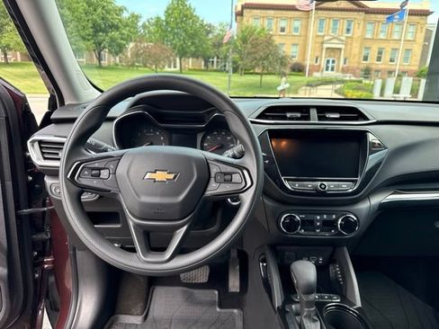 Used 2023 Chevrolet TrailBlazer LT w/ Convenience Package AWD/4WD image 14