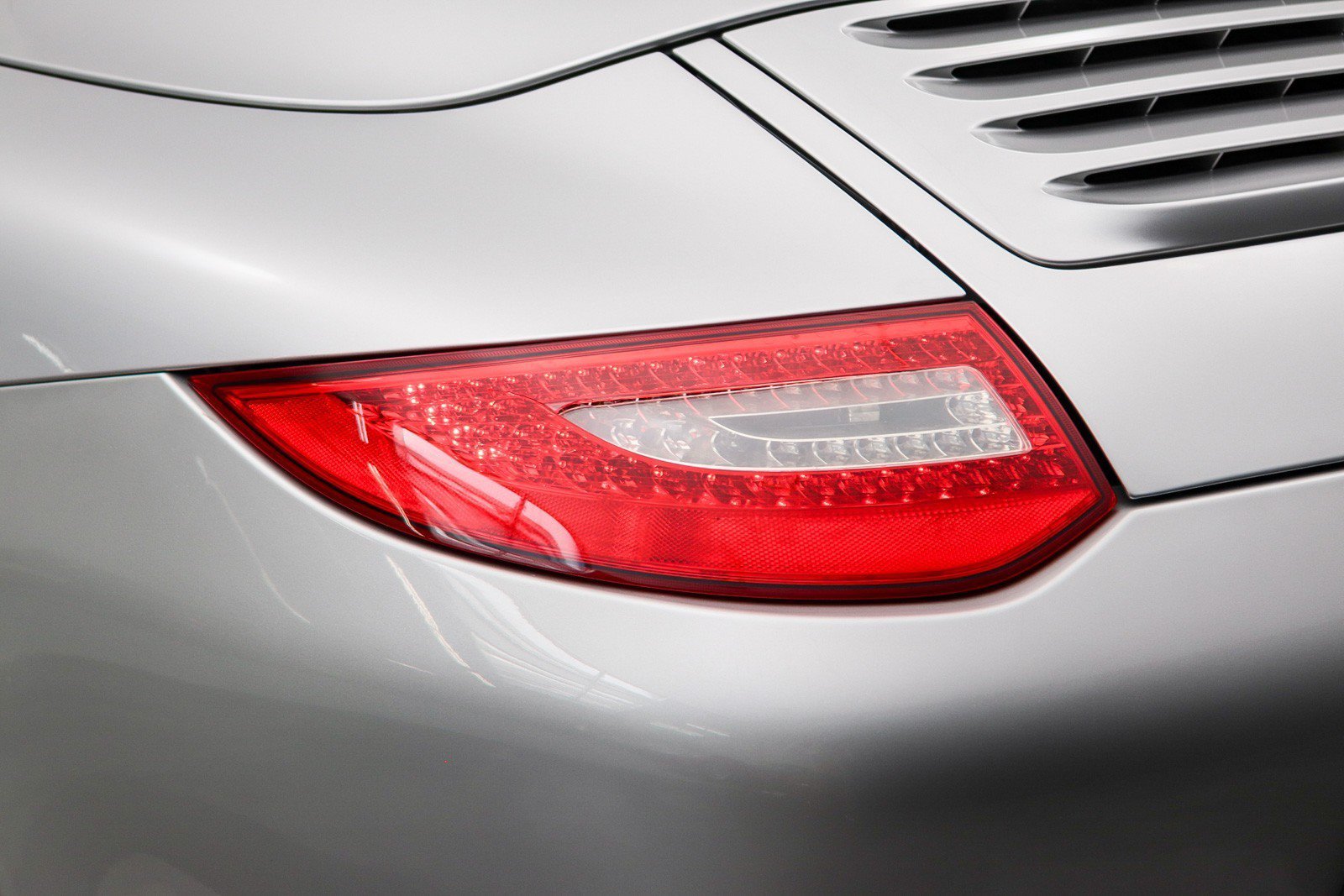 Used 2009 Porsche 911 Carrera RWD image 12