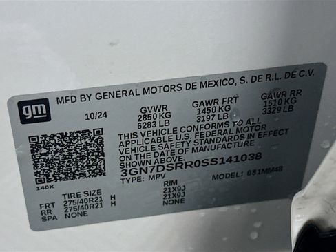 Used 2025 Chevrolet Equinox EV RS w/ Active Safety Package 3 AWD/4WD image 12