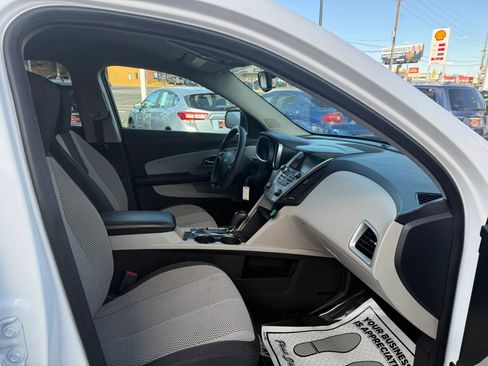 Used 2016 Chevrolet Equinox LS AWD/4WD image 17