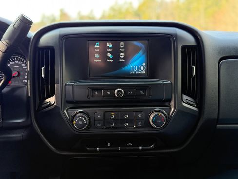 Used 2017 Chevrolet Silverado 2500 W/T w/ Snow Plow Prep Package image 13