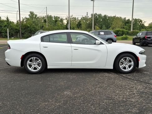 Used 2022 Dodge Charger SXT RWD image 25