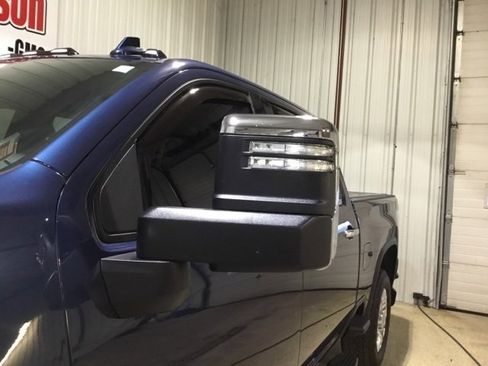 Used 2022 Chevrolet Silverado 2500 High Country w/ Technology Package image 12