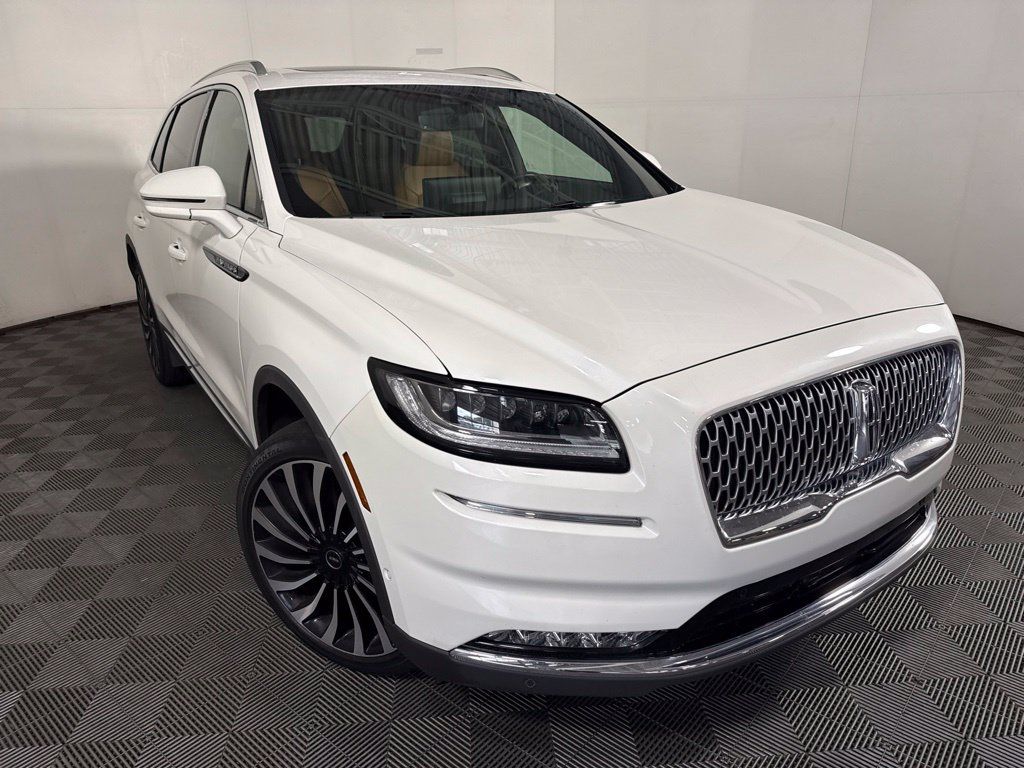 Used 2023 Lincoln Nautilus Black Label w/ Class II Trailer Tow Package AWD/4WD image 2