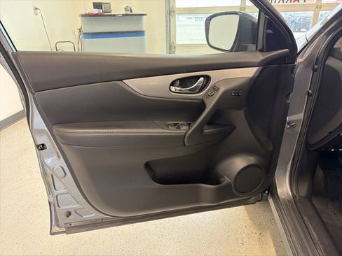 Used 2020 Nissan Rogue Sport SV w/ Technology Package AWD/4WD image 38