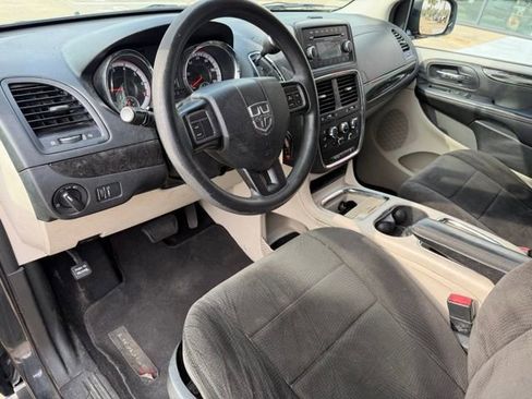 Used 2012 Dodge Grand Caravan SXT image 11
