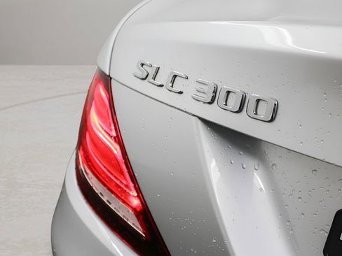 Used 2019 Mercedes-Benz SLC 300 image 42