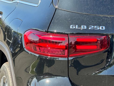 New 2026 Mercedes-Benz GLB 250 image 31