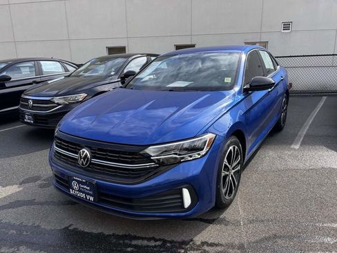 Certified 2022 Volkswagen Jetta Sport image 4