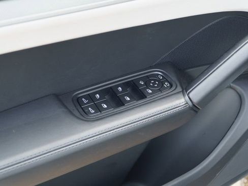 Certified 2025 Porsche Cayenne Coupe image 16