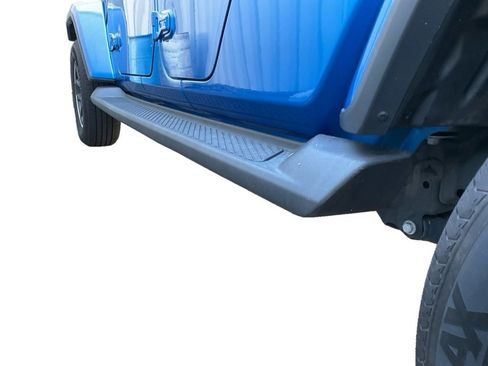 Used 2022 Jeep Gladiator Overland image 11