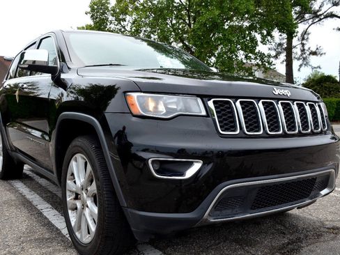Used 2017 Jeep Grand Cherokee Limited AWD/4WD image 8