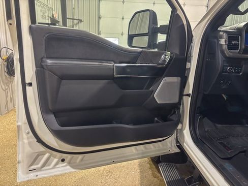 Used 2025 Ford F250 Platinum image 14
