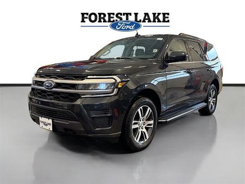 Certified 2023 Ford Expedition XLT image 3