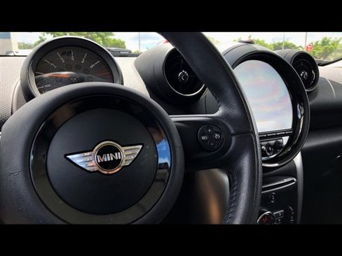 Used 2015 MINI Cooper Paceman FWD image 10