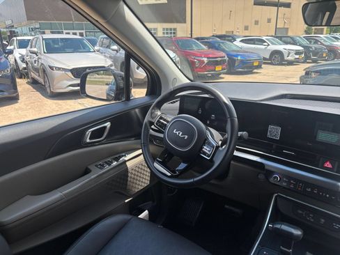 Used 2026 Kia Carnival FWD image 35