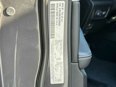 New 2025 Jeep Grand Cherokee Limited image 25