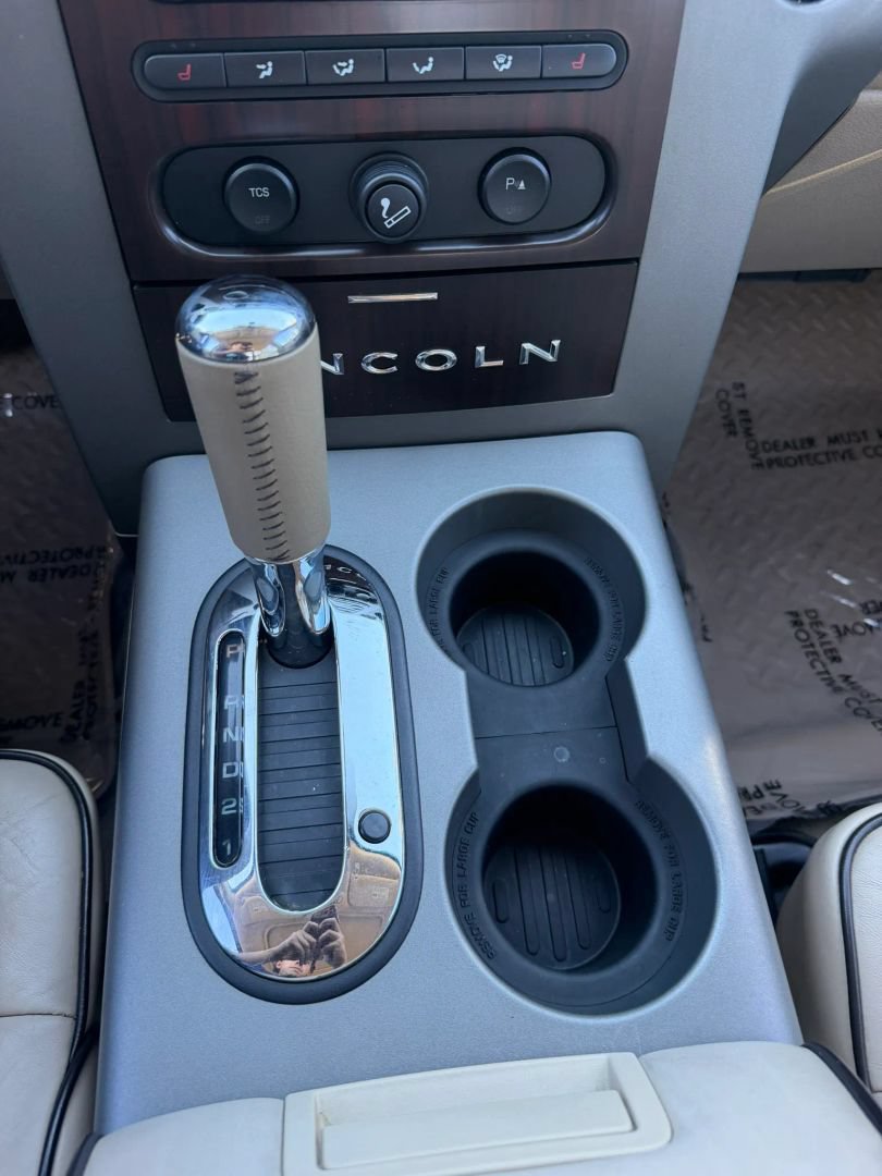 Used 2006 Lincoln Mark LT 2WD image 25