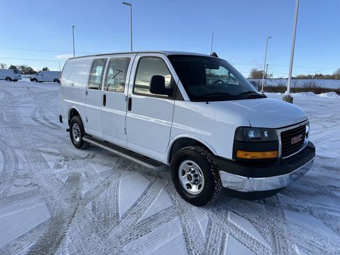 Used 2023 GMC Savana 2500 image 14